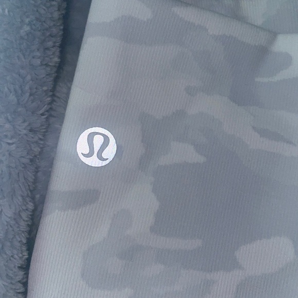 COPY - lulu leggings white camo - Picture 1 of 3